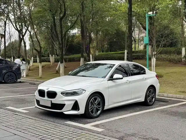 Bmw Bmw 1 Series Bmw 1 Series 2021 120i M Sports Edition — фото