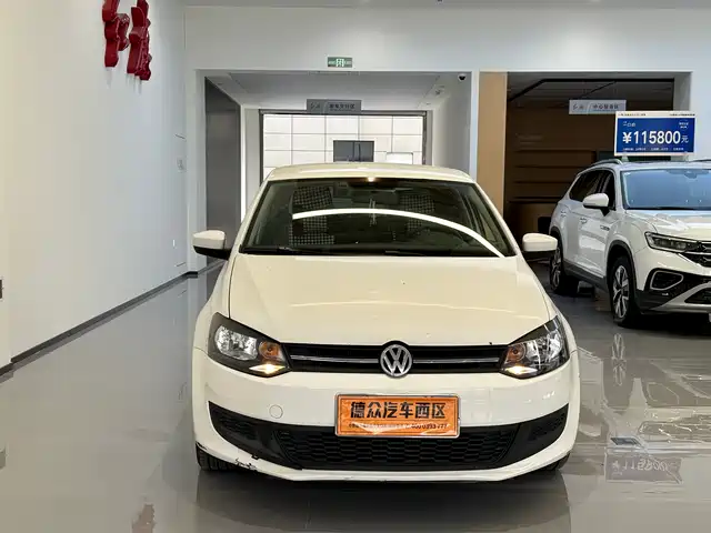 Volkswagen Polo Polo 2013 1.4l Manual Fashion Version