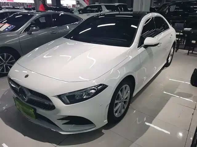 Mercedes-Benz Mercedes Benz A Class Mercedes-Benz A-Class 2021 A 200 L Sports Sedan Fashionable