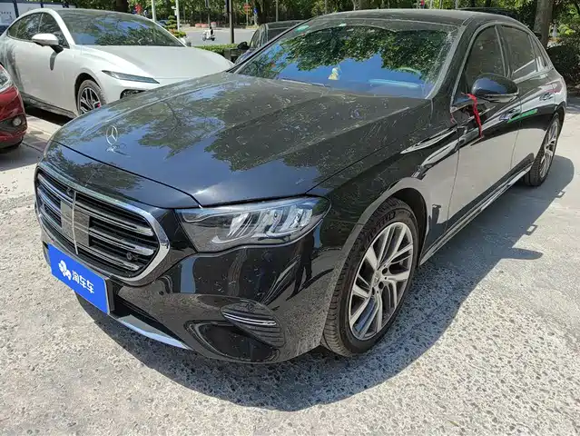 Mercedes-Benz Mercedes-Benz E-Class Mercedes-Benz E-Class 2024 E 300 L Fashion Model — фото
