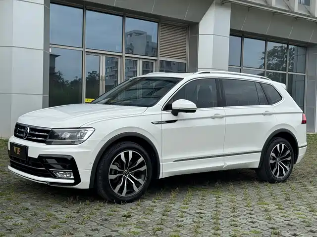 Volkswagen Tiguan L Tiguan L 2021 330tsi Automatic Two-Wheel Drive R-Line Version — фото