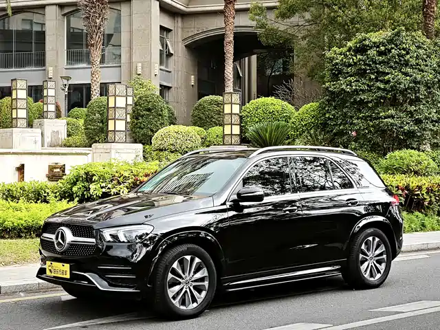 Mercedes-Benz Mercedes-Benz Gle Mercedes-Benz Gle 2022 Gle 350 4matic Fashion Model — фото