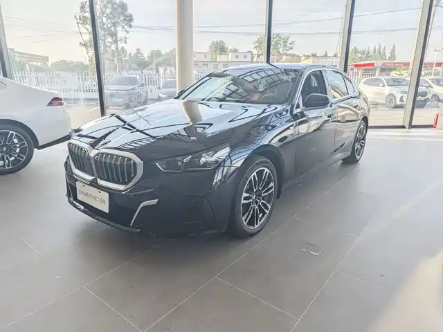 Bmw Bmw 5 Series Bmw 5 Series 2024 530li Leading M Sports Package — фото