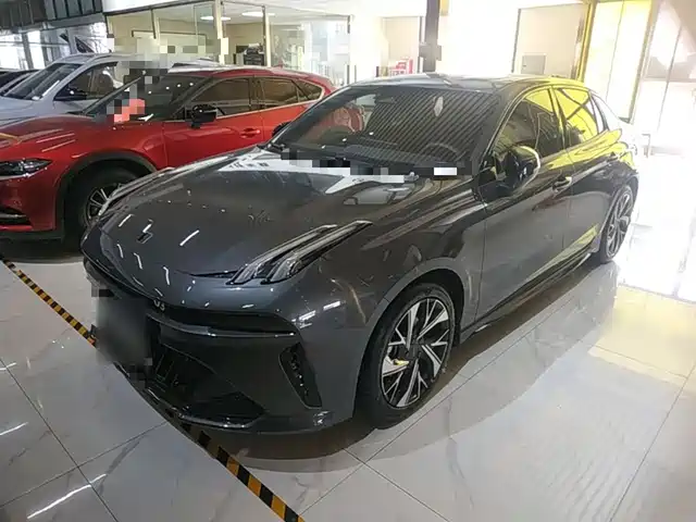 Lynk & Co Lynk & Co 03