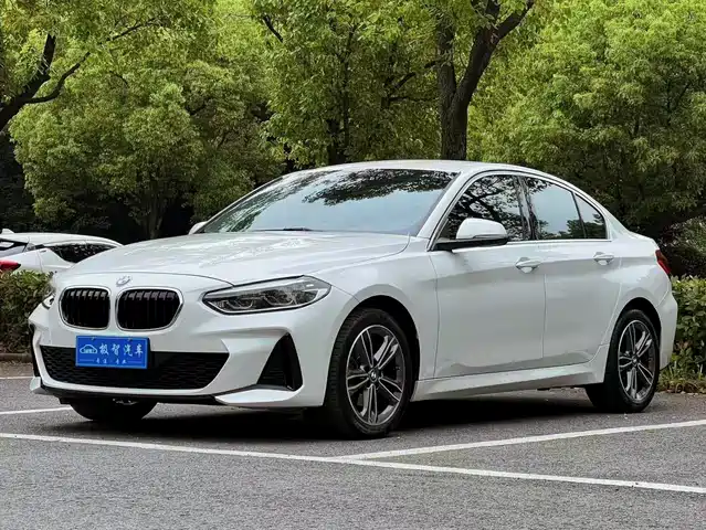 Bmw Bmw 1 Series Bmw 1 Series 2022 120i M Sports Edition — фото