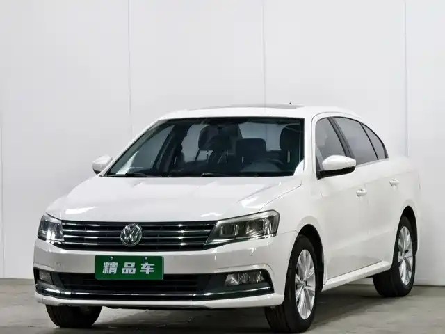 Volkswagen Lavida Lavida 2015 1.6l Automatic Comfort Version — фото