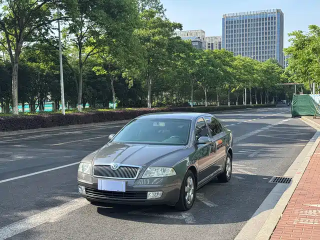 Skoda Octavia — фото