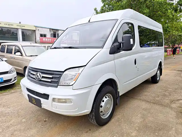 Saic Maxus Xintu V80 Xintu V80 2021 2.0t Plus Manual Business Travel Version Long Axis Mid-Top 9 Seats — фото