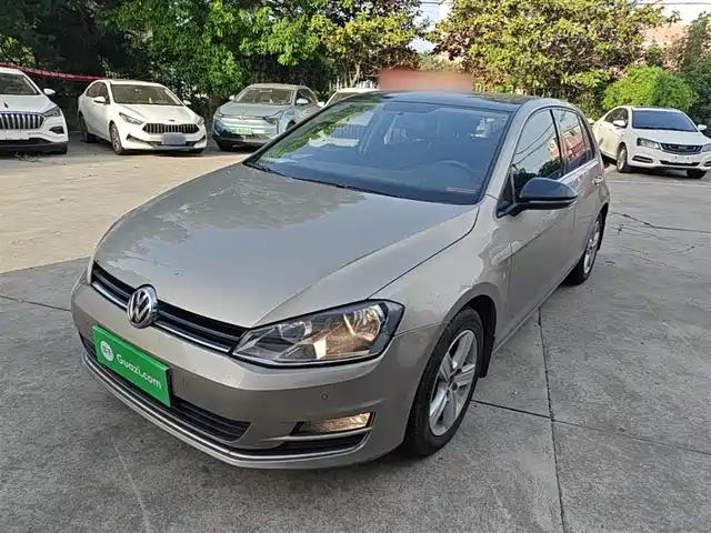Volkswagen Golf Golf 2017 1.6l Automatic Comfort Million-Unit Commemorative Edition — фото