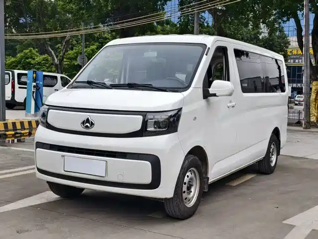 Changan Kaicheng Changan Ruixing Em80 Changan Ruixing EM80 2025 passenger version, comfortable, 6 seats, 300km, rear lift door — фото