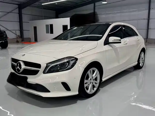 Mercedes-Benz Mercedes-Benz A-Class (Imported) Mercedes-Benz A-Class Imported 2016 A 200 Dynamic — фото