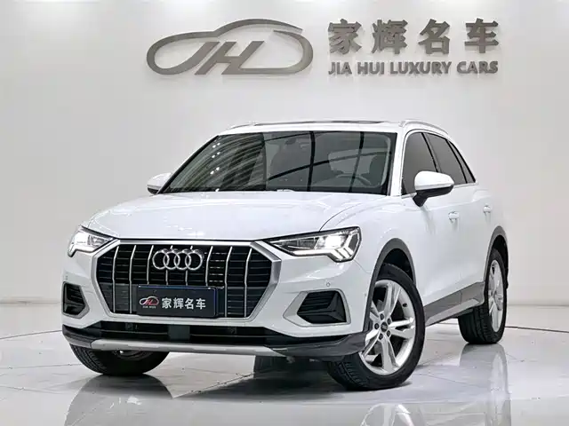 Audi Audi Q3 Audi Q3 2021 35 Tfsi Fashionable And Elegant — фото