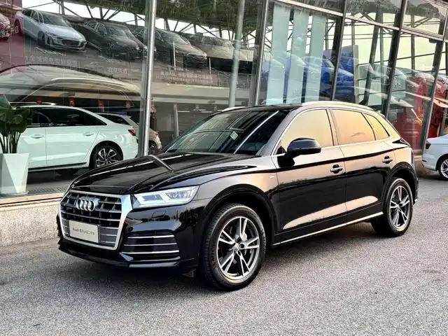 Audi Audi Q5l Audi Q5l 2018 45 Tfsi Exclusive Fashion Model National V — фото