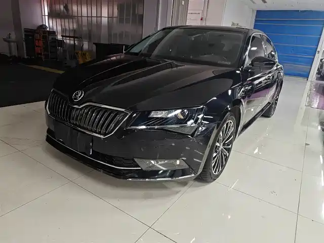 Skoda Speedy Superb 2018 Tsi330 Dsg Deluxe Edition National V