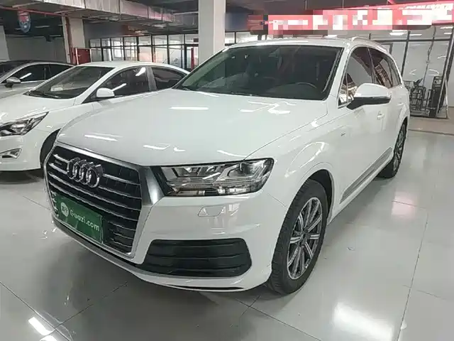 Audi Audi Q7 Audi Q7 2016 40 Tfsi Comfort — фото