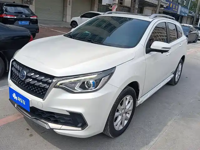 Qichen Venucia T70