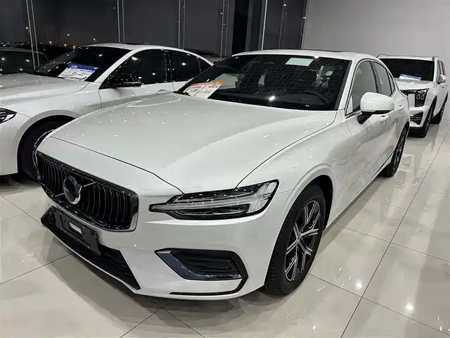 Volvo Volvo S60 Volvo S60 2025 B4 Zhiyi Luxury Edition