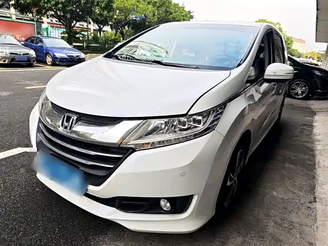 Honda Odyssey Odyssey 2015 Facelift 2.4l Smart Edition — фото