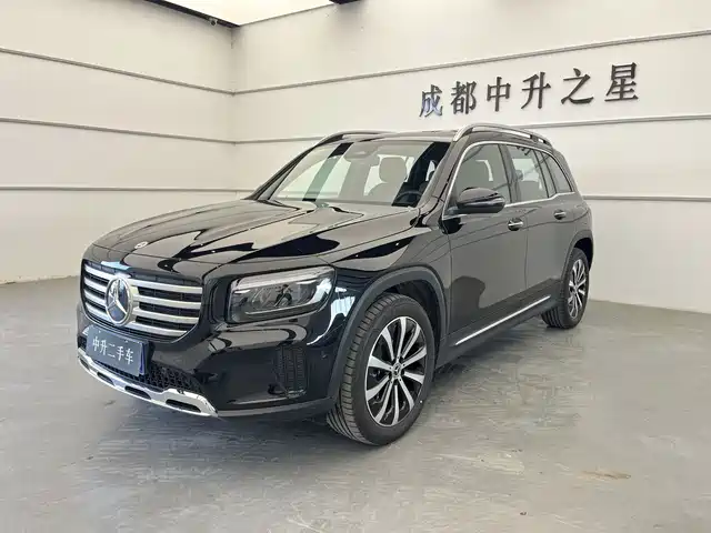 Mercedes-Benz Mercedes-Benz Glb Mercedes-Benz Glb 2025 Glb 220 Fashion Model
