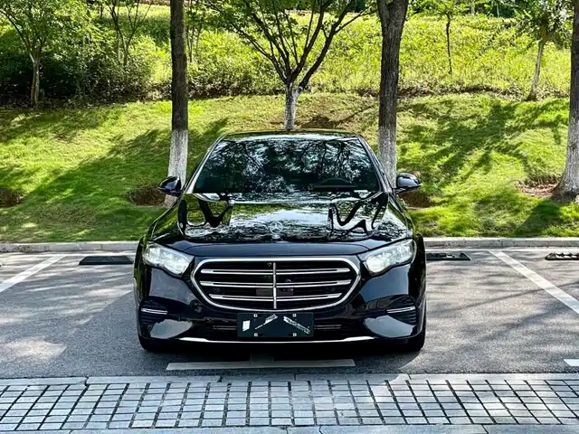 Mercedes-Benz Mercedes-Benz E-Class Mercedes-Benz E-Class 2025 E 300 L Luxury Model — фото