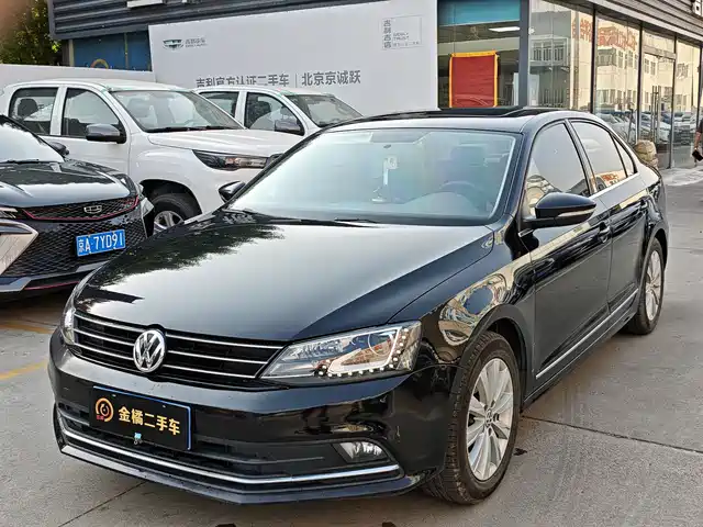 Volkswagen Sagitar Sagitar 2015 230tsi Automatic Comfort Model — фото
