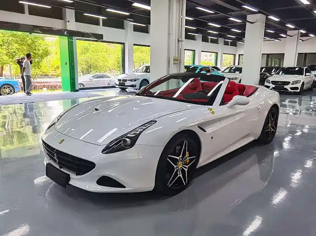 Ferrari California T California T 2015 3.9t Standard Model
