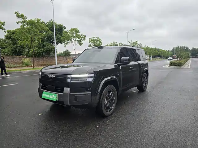 Equation Leopard Titanium 7 Titanium 7 2025 190KM four-wheel drive Ultra version — фото