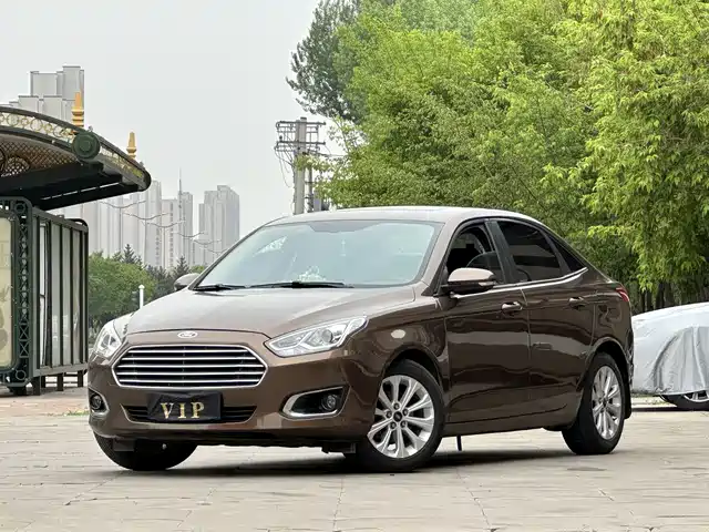 Ford Forrest Forex 2015 1.5l Automatic Fashion Model