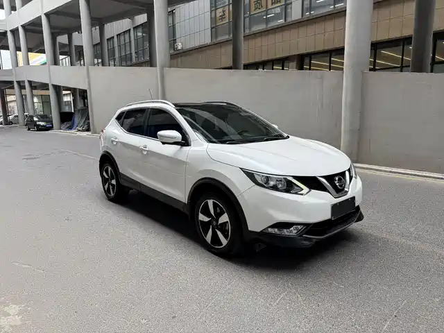 Nissan Qashqai Qashqai 2016 2.0l Cvt Deluxe Edition — фото