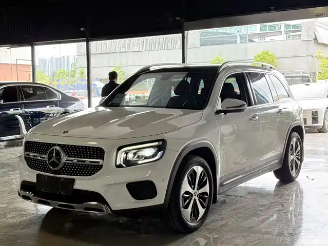 Mercedes-Benz Mercedes-Benz Glb Mercedes-Benz Glb 2022 Glb 220 Fashion Model