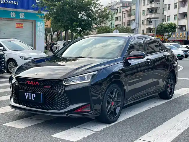 Dongfeng Fengshen Yixuan Yixuan 2021 230t Automatic Shadow Chasing Knight Version