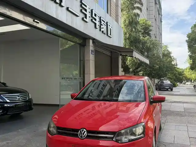 Volkswagen Polo Polo 2013 1.4l Automatic Comfort Version — фото