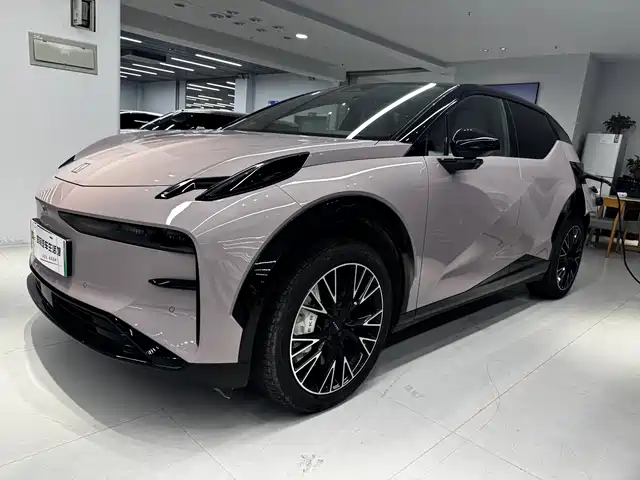 Very Kryptonian Jikrx Jikrypton X 2025 Four-Seater Rear Exorcism Cube Version — фото