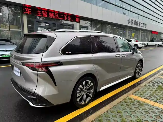 Toyota Gravia Grevia 2023 2.5l Hybrid Premium Plus Edition