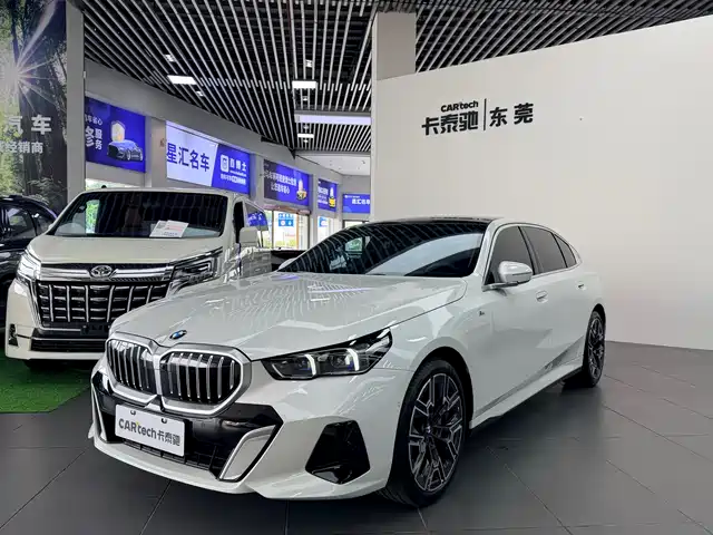 Bmw Bmw 5 Series Bmw 5 Series 2024 530li Exclusive M Sports Package — фото