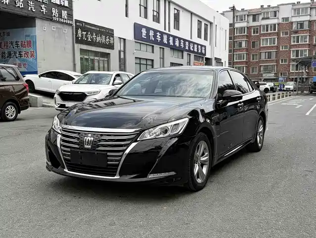 Toyota Crown Crown 2015 2.0t Fashion Edition — фото