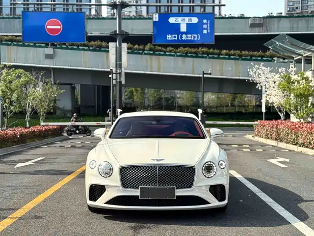 Bentley Continental Continental 2024 4.0t Gt V8