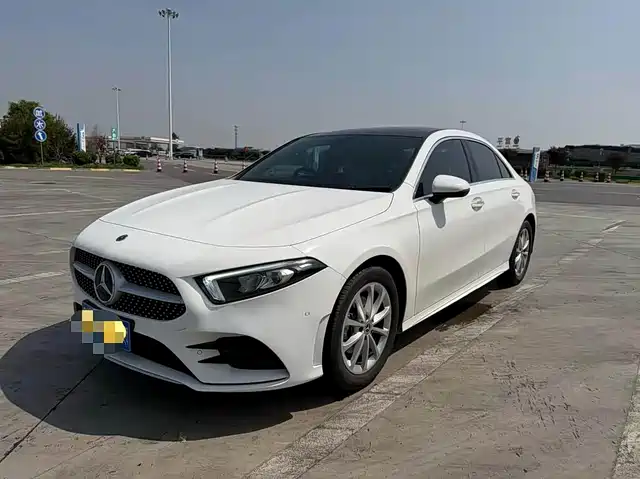 Mercedes-Benz Mercedes Benz A Class Mercedes-Benz A-Class 2022 A 200 L Sports Sedan Dynamic Type