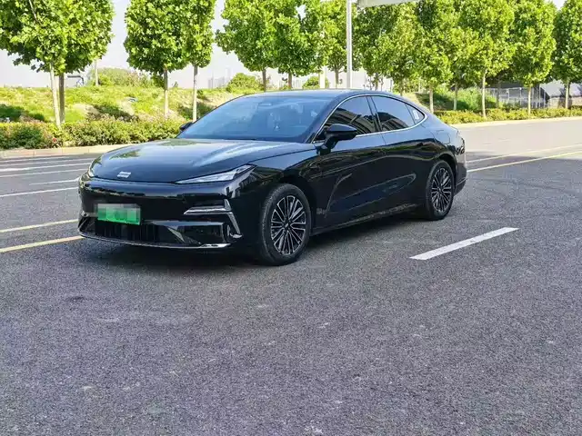 Geely Galaxy Galaxy Star 8 Galaxy Star 8 2025 130km Em-I Premium Edition