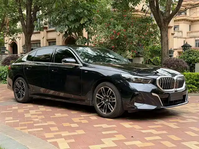 Bmw Bmw 5 Series Bmw 5 Series 2025 530li Leading M Sports Package