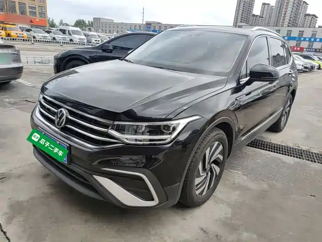 Volkswagen Tiguan L Tiguan L 2023 300tsi Automatic Two-Wheel Drive Smart Version — фото