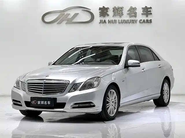 Mercedes-Benz Mercedes-Benz E-Class Mercedes-Benz E-Class 2011 E 260 L Cgi Fashion Model