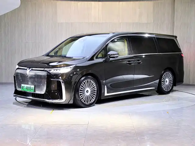 Lantu Automobile Lantu Dreamer Lantu Dreamer 2025 Phev Four-Wheel Drive Flagship Kunpeng Version