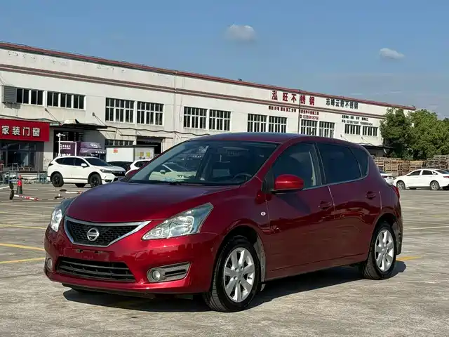 Nissan Tiida Tiida 2013 1.6l Cvt Cool Version