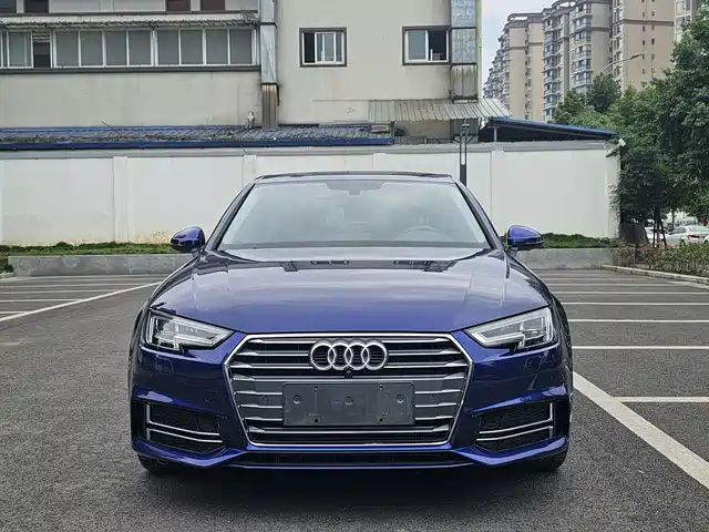 Audi Audi A4l Audi A4l 2018 30th Anniversary Model 40 Tfsi Fashion Model
