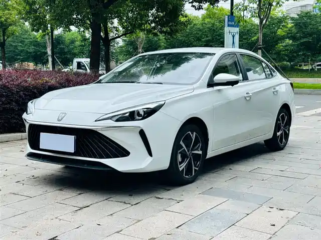 Roewe Roewe I5 Roewe i5 2026 1.5L CVT Premium Edition — фото