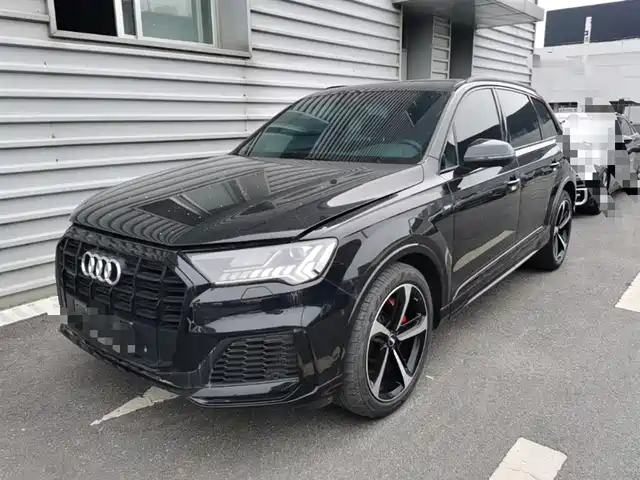 Audi Audi Q7 Audi Q7 2021 55 Tfsi Quattro S Line Sports Version — фото