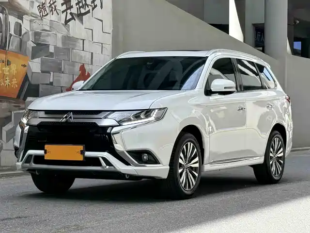 Mitsubishi Outlander Outlander 2021 2.4l Four-Wheel Drive Exclusive Version 7 Seats