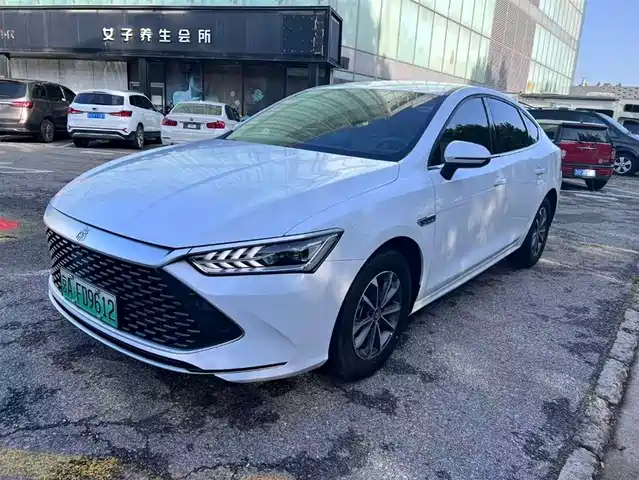 Byd Qin Plus Qin Plus 2024 Honor Edition Dm-I 55km Leading Type — фото