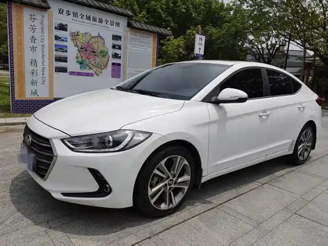 Hyundai Lead The Way Lingdong 2016 1.6l Automatic Smart · Elite Model
